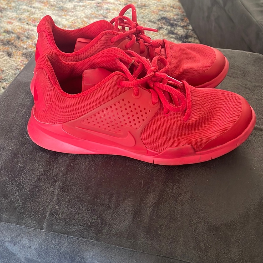 Nike tennis shoes